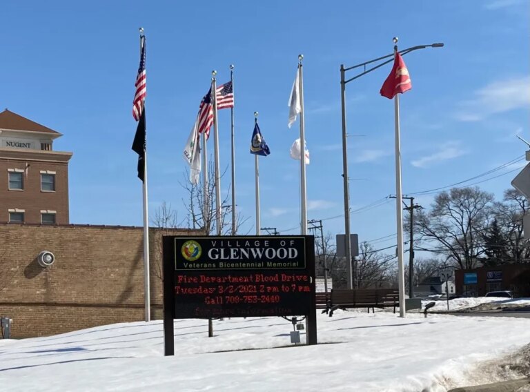 1 dead and others displaced in Glenwood condo fire