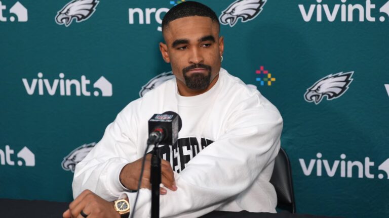 Eagles eye bigger goals after becoming first NFC East team in 20 years to clinch consecutive titles