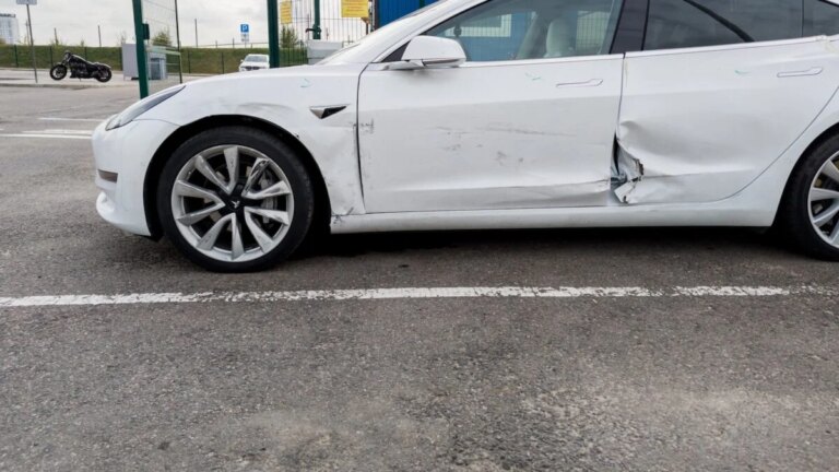 Elon Musk Reportedly Insisted on Troubled Tesla Doors After a Warning