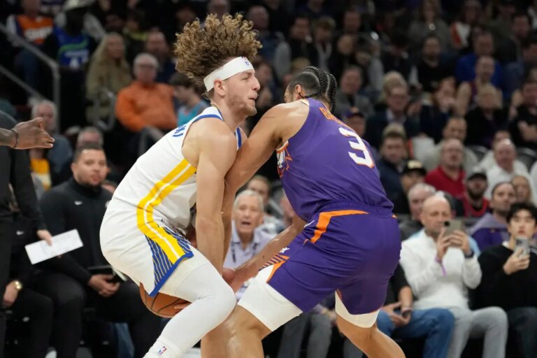Goodwin anota tiro libre en último segundo y Suns vencen 99-98 a Warriors – Chicago Tribune
