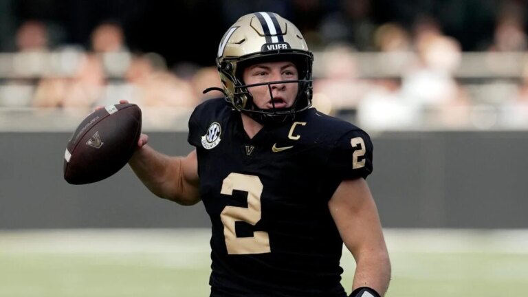 Iowa vs. Vanderbilt prediction, odds, spread: 2025 ReliaQuest Bowl picks from proven model