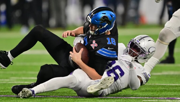 Minnesota Vikings eliminate Detroit Lions with dominant defense