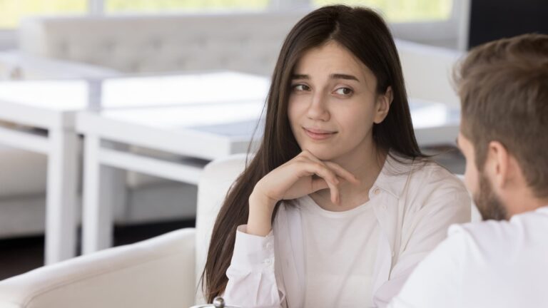 Most people think these are 5 signs of chemistry—but they're actually 'red flags'