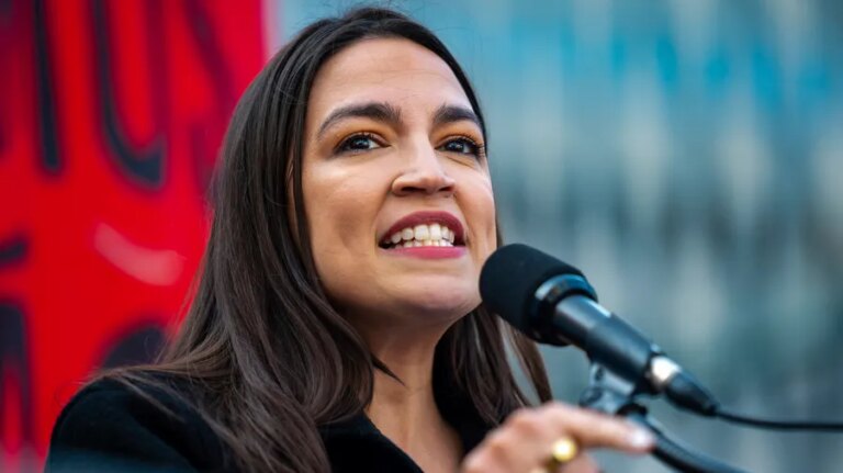 Ocasio Cortez blasts boat strike briefings: ‘That was a joke’
