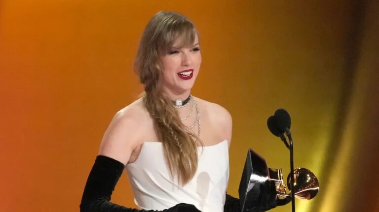 Taylor Swift donates $1M to hunger relief ahead of Christmas