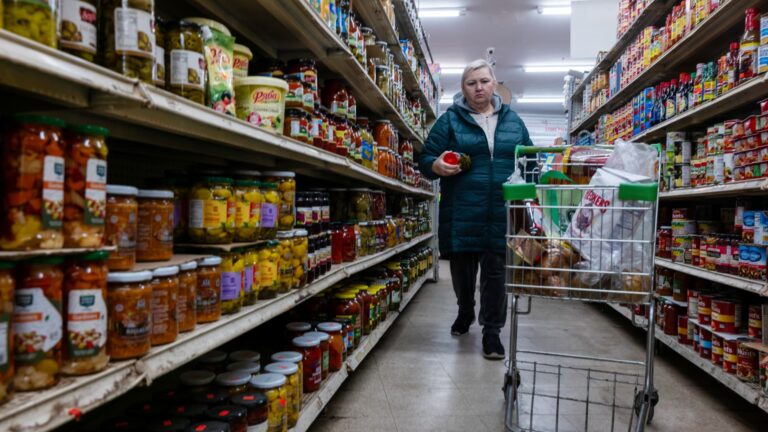 Trust these numbers? Economists see a lot of flaws in delayed CPI report showing downward inflation