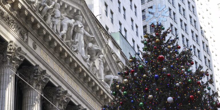 U.S. stock futures rise as investors hold out hope for a Christmas rally