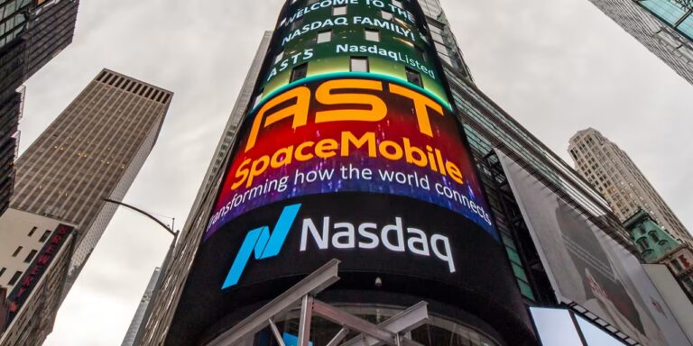 AST SpaceMobile’s stock is on a roll. This key factor could make or break its momentum.