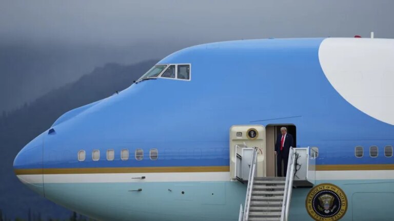 Air Force One to land at Joint Base Andrews after crew finds ‘minor electrical issue’
