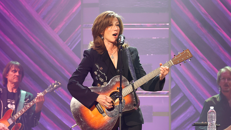 Amy Grant releases Jan 6 song about unity and political unrest in America