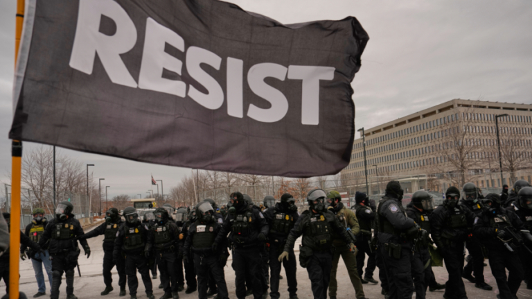 Appeals court temporarily lifts restrictions on ICE at Minnesota protests