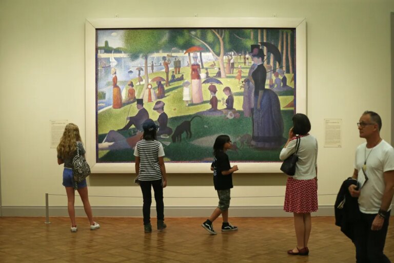 Ariana Grande and Jonathan Bailey visited the Art Institute