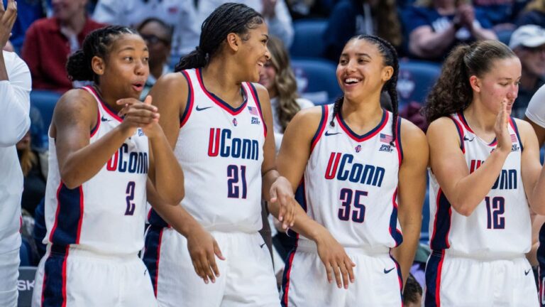 Azzi Fudd, Sarah Strong headline women’s Wooden Award top 25 Azzi Fudd, Sarah Strong headline women's Wooden Award top 25