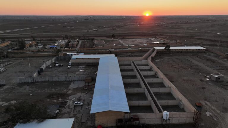 Baghdad says it will prosecute Islamic State militants being moved from Syria to Iraq