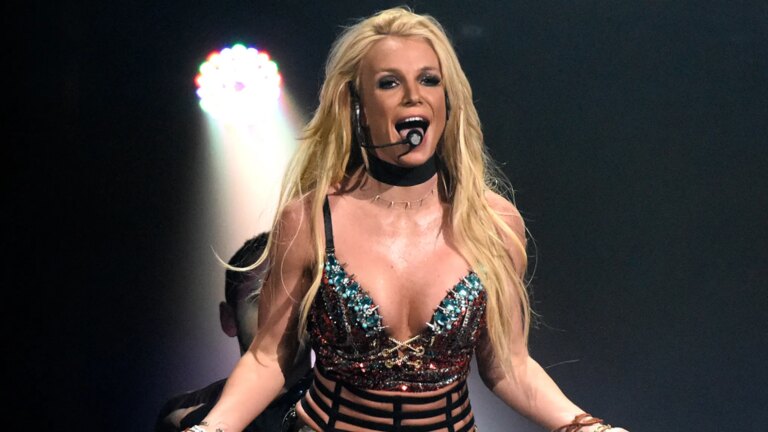 Britney Spears Says She Will Never Perform in the U.S. Again Britney Spears Says She Will Never Perform in the U.S. Again
