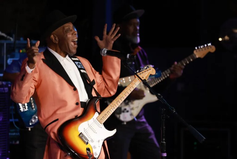 Buddy Guy performs at Legends during his January residency