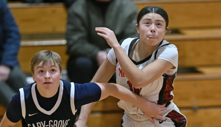 Dulce Hernandez is key to Mundelein's success