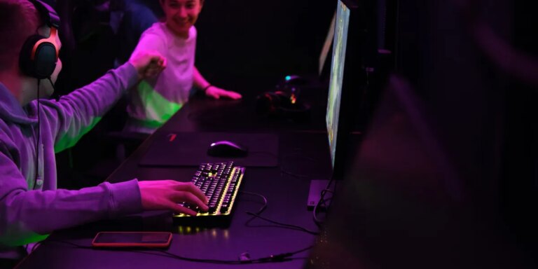 Feds are hunting teenage hackers