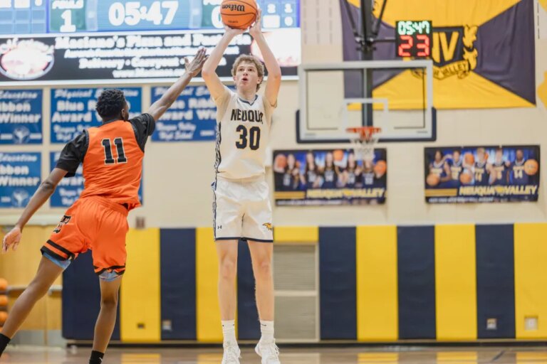 Illinois target Mason Martin elevates Neuqua