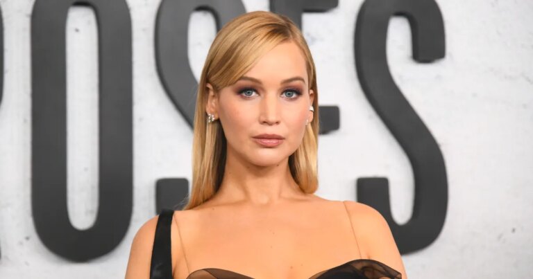 Jennifer Lawrence's Trendy Leopard-Print Coat Look Is on Amazon