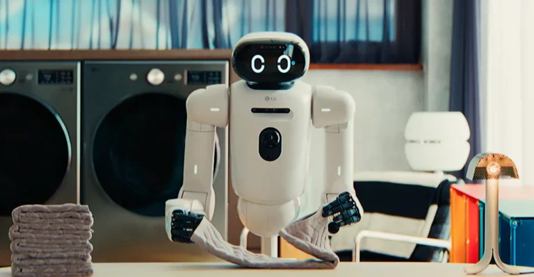LG says its CLOiD home robot will be folding laundry and making breakfast at CES