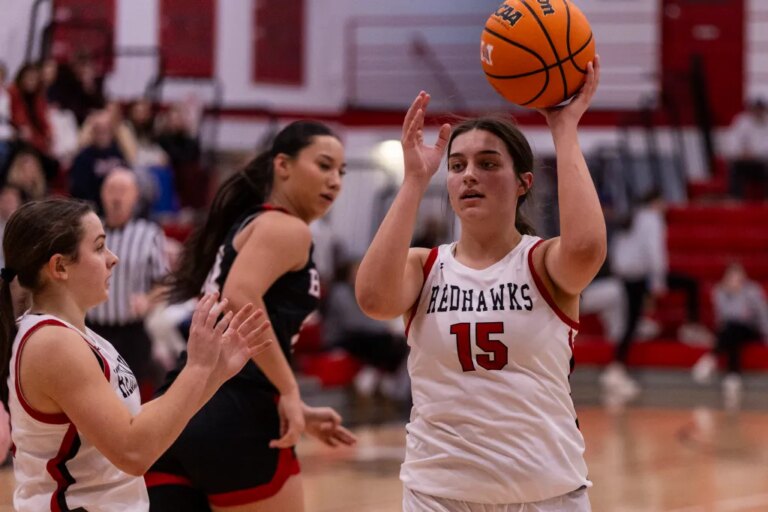 Lucy Cosme comes through for Marist vs. Benet
