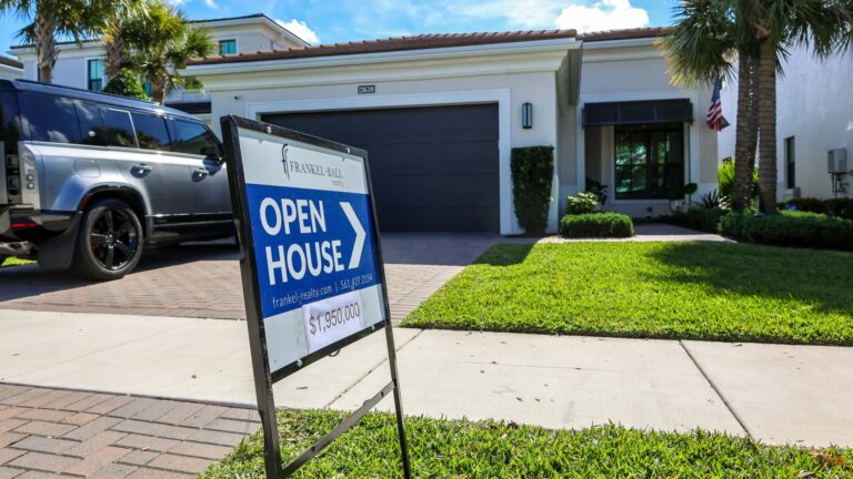 Pending home sales drop sharply in December