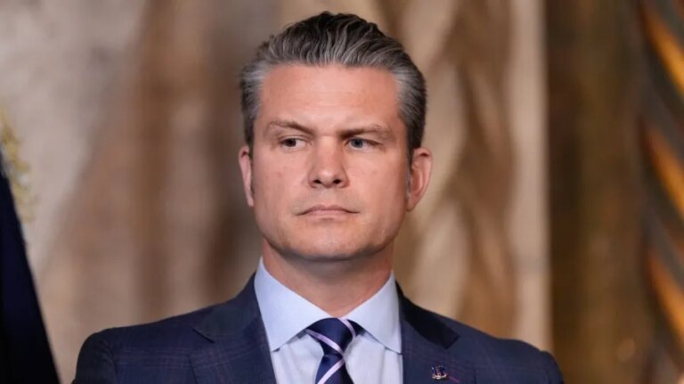 Pentagon orders review of women in ground combat roles