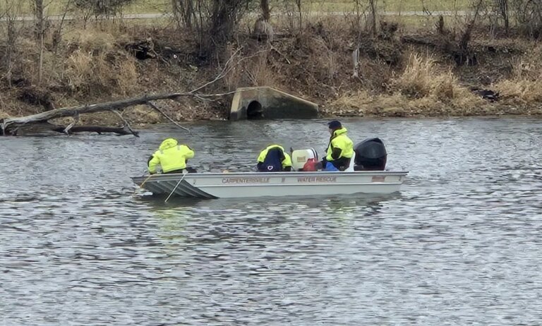 Police search Fox River, Clock Tower area for mising Elgin man