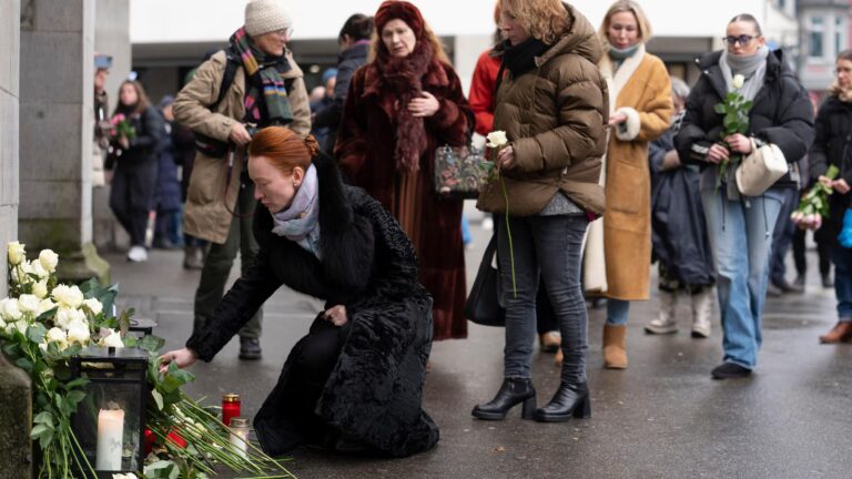 Pope consoles families of young Italian victims of New Year's Swiss Alps bar fire