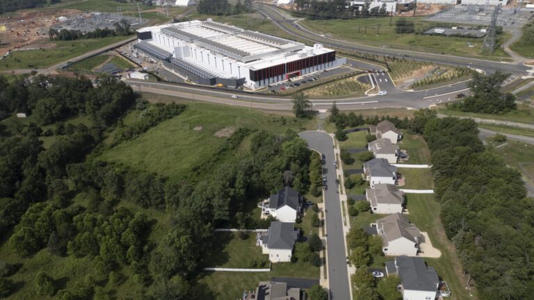 Sanders and DeSantis opposition to data centers is a bad sign for AI