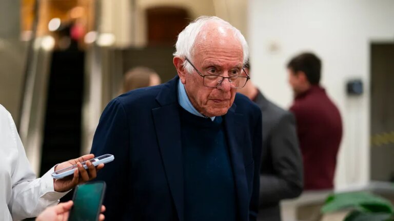 Sanders tells Oz it’s not ‘cool’ that robots performing ultrasounds in Alabama