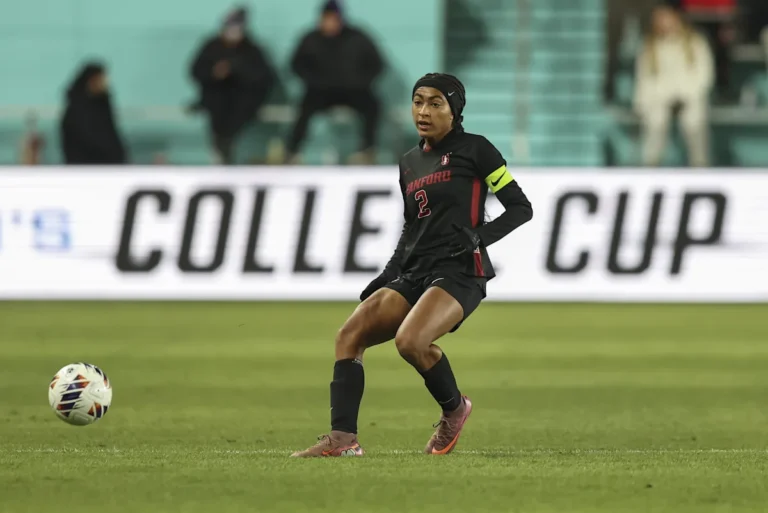 Stanford Cardinal star defender Elise Evans signs with Chicago Stars Download app from appStore