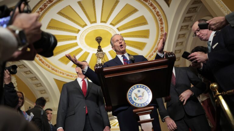 Top Republicans praise Venezuela operation as some lawmakers question legal authority : NPR