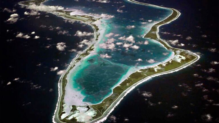 Trump says U.K. return of Chagos Islands justifies acquiring Greenland : NPR