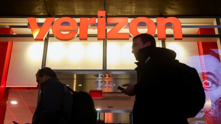 Verizon outage today: Affected customers can claim $20 account credit. Here's how.
