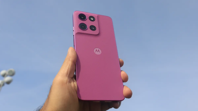 Why I prefer this $200 Motorola phone over Google and Samsung's cheaper models
