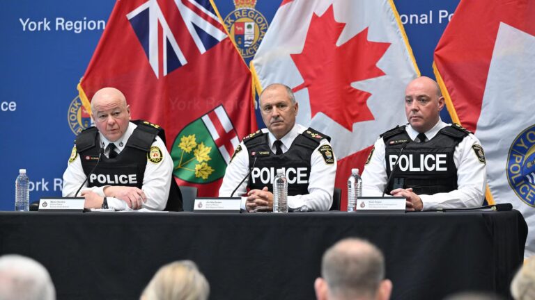 7 Toronto police officers arrested over suspected ties to organized crime