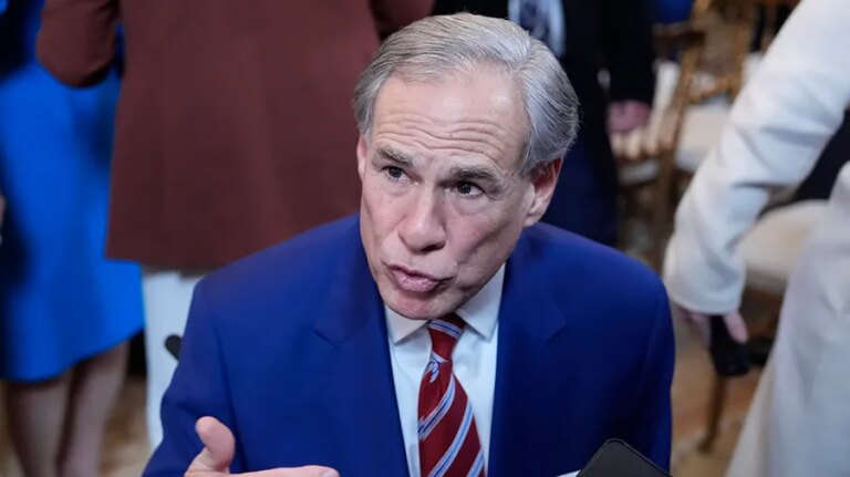 Abbott urges Texans to ‘stay alert’ amid chaos between US, Mexican drug cartels