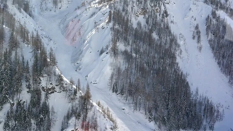 Avalanche kills two skiers in Italian Alps Avalanche kills two skiers in Italian Alps