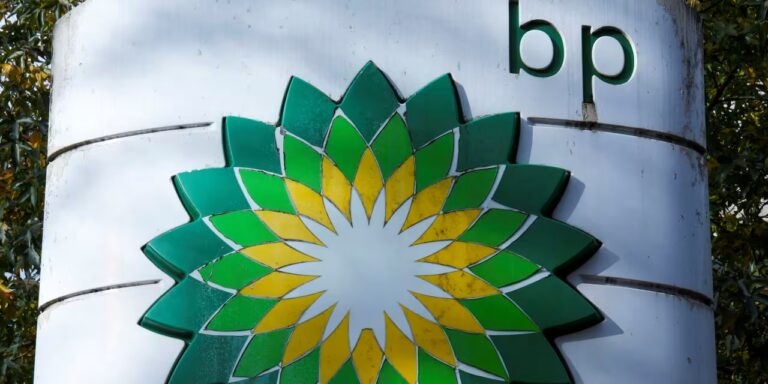 BP to halt stock buybacks as profit slumps