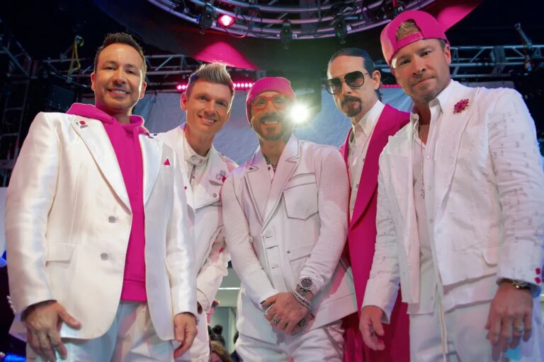 Backstreet Boys’ T-Mobile Super Bowl Commercial: Bloopers & BTS Video Backstreet Boys' T-Mobile Super Bowl Commercial: Bloopers & BTS Video