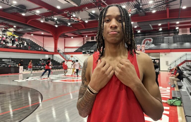 Calumet's Johnnie Hudson IV scores 48 points