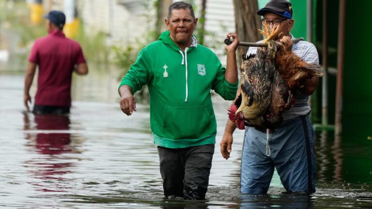 Colombia's president urges court to allow raising taxes by decree as floods hit northern region