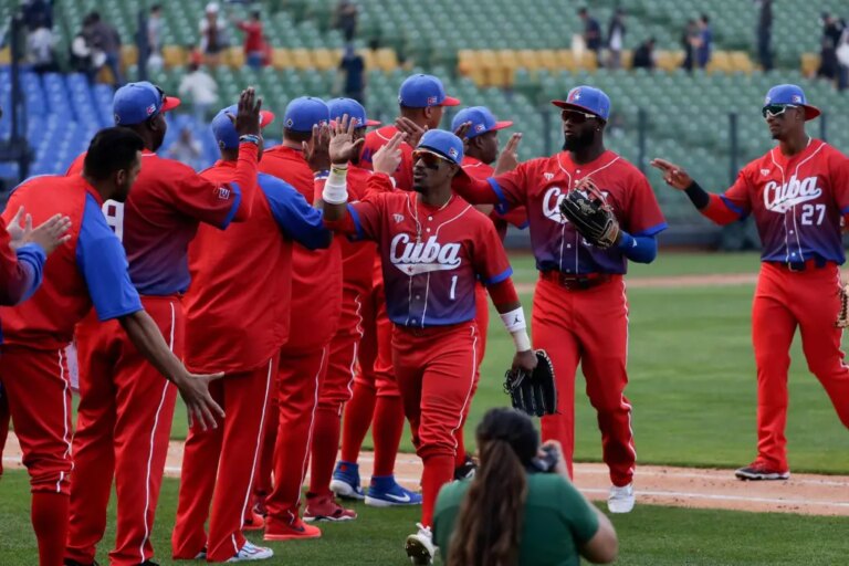 Cuba says 8 World Baseball Classic delegation members were denied US visas – Chicago Tribune Cuba says 8 World Baseball Classic delegation members were denied US visas – Chicago Tribune