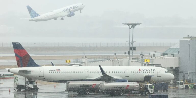 Delta expects to halt flights at NYC, Boston airports for storm