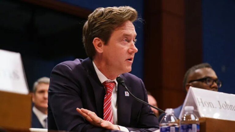 Denver mayor bans federal immigration agents from city property