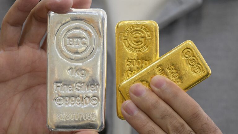 Gold and silver extend sell-off after historic plunge — yellow metal drops 5% Gold and silver extend sell-off after historic plunge — yellow metal drops 5%