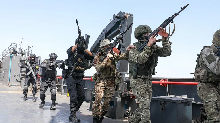 Iran moves military assets during Russia joint drills in Strait of Hormuz: expert