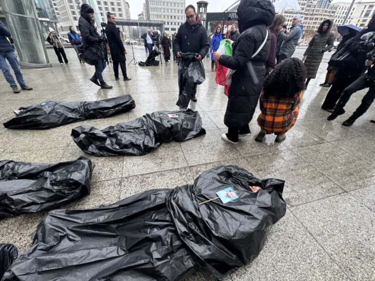 Iranian Film Body Collates List Of Dead Artists, Filmmakers Iranian Film Body Collates List Of Dead Artists, Filmmakers